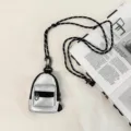 Mini mochila metálica plateada bolso cruzado monedero auriculares bolso elegante y de moda - Plateado