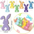 Bunte hölzerne Osterhasen-Hängeornamente mit weißen Schwänzen, perfekt für Party-Wand-Baum-Dekoration. - 12-teiliges Set