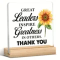 Plaque en acrylique carrée avec socle en bois, citation inspirante et motif de tournesol. - Style 48