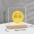 Plaque de bureau en acrylique transparent avec socle en bois, citation inspirante, 10 cm. - 10x10x0.3cm / Design No.17