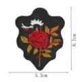 Patch brodé style punk moto avec rose rouge et squelette, dimensions 6.7x5.3cm pour vêtements. - Bouclier Rose Rouge (DW9168-4)