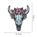 Western style steer skull embroidered patch with floral design for clothing decoration. - Bull Skull Border (DW9282-16)