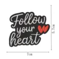 Bestickter Aufnäher Follow your heart Spruch Bügelbild für Kleidung DIY Deko Applikation - Herz Slogan Stil (XD9201-8)