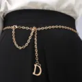 Elegante gouden kettingriem met letter D bedel, perfect voor jurken en trendy broeken styling. - Tailleketting met Letter D Hanger