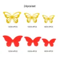 Adesivi murali farfalle cave 3D set da 24 pezzi, decorazioni gialle e rosse in varie misure. - Oro e carta perlata stelle rosse