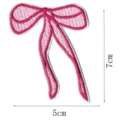Rosa Schleife bestickter Aufnäher Detailaufnahme, Stoffapplikation für Kleidung, Haarschmuck. - Schleife Stil(DW9067-1)