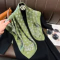 Green paisley satin silk scarf, elegant neckerchief for women shirt daily matching. - RY-09