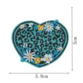 Écusson brodé en forme de cœur avec motif léopard bleu et fleurs pour vêtements. - Cœur Léopard(DW9811-31)
