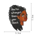 Gros plan détaillé du patch brodé inspirant avec motif de fille et belles finitions. - Style Citation Inspirante(DW9810-35)