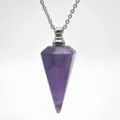 Amethist zeshoekig prisma parfumfles hanger, gedetailleerd overzicht met metalen dop. - Amethist Zilverketting
