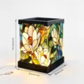 Buntglas-Stil Magnolie Blumenmuster LED Nachtlicht Schreibtischlampe mit USB-Kabel Detailansicht. - Kartonverpackung / YDTYU056