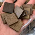 25mm bois d'aile de poulet carré vierge DIY accessoires de bijoux faits à la main - Env. Pièce Vrac Unique / Couleur Bois de Wengé Naturel