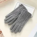 Grey cashmere knit winter gloves for women, warm touch screen split finger fashion design. - Cashmere Cable Knit Women Light Gray