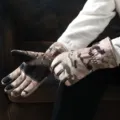 Winter warm touch screen gloves, pink camo variant, outdoor windproof thermal skiing gloves. - Thick Tie-Dye Sand
