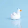 Mini statuetta di anatra in resina, piccolo ornamento di cigno per giardino e decorazioni. - Cigno con Tocco di Laurea