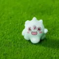 Simpatica statuetta di mostro alieno con tre occhi giocattolo in miniatura verde chiaro 2,4cm - Mostro Alieno - Tre Occhi Verdi
