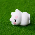 Simpatica statuetta gatto bianco in resina per casa delle bambole e decorazione scrivania - Gatto Bianco Bombola di Gas - Sdraiato su un Fianco