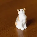 Mini statuetta gatto in resina simpatico soprammobile decorazione scrivania 2.8cm alto - Calico Cat