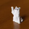Mini gatto bianco statuetta simpatico resina scrivania ornamento auto decoro micro paesaggio - Gatto Grigio che si Tocca la Testa