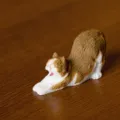 Mini statuetta gatto in resina simpatica decorazione per scrivania ufficio 3.8x2.0cm - Gatto Tabby che si Stiracchia