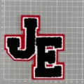 Chenille College Buchstaben JE Aufnäher gesticktes DIY Abzeichen für Jacken und Kleidung. - JE Buchstabenstil (1G5-7)