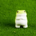 Cute cartoon funny frog resin figurine micro landscape desktop ornament creative toy decor - Arms Crossed Frog