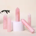 Bastone di torre in cristallo di quarzo rosa naturale pilastro pietra curativa SKU - Altezza circa 5-6CM