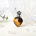 Ciondolo Bottiglia Profumo Cuore Pietra Occhio Tigre Con Tappo Corona Argento - Occhio di Tigre - Argento
