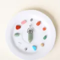 Prasino exagoniko krystallino kremasto kolier me omorfes polychromes petres gia doron. - Πράσινη Αβεντουρίνη