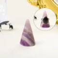 Support de bague en cristal d'améthyste naturelle en cône présentoir de bijoux de bureau. - Améthyste