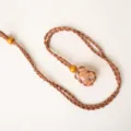 Collana con pendente in pietra dura di cristallo fatta a mano con perline di legno e rete. - Cristallo Jiaohua Rosso + Tasca in Rete Marrone