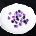 Campioni minerali di cristalli di ottaedro di fluorite viola naturale per aromaterapia e cura. - Ottaedro di Fluorite Viola