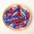 Pierre brute de cristal de quartz aura colorée électrolytique naturelle décor minéral. - Bleu Rouge Électroplaqué