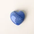 Natürlicher blauer Kristall Herz Edelstein Taschenstein 3cm poliertes Mineraldekor. - Blauer Aventurin / 30x30x15mm