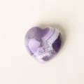 Natürlicher Amethyst Kristall Herz Stein 3cm Polierter Edelstein Mineralien Probe Deko - Traumhaftes Lila / 30x30x15mm