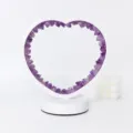Hartvormige amethist cluster nachtlamp met witte basis, USB aangedreven sfeerlamp. - Amethist