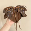 Braune florale Schleife Haarklammer mit Bändern und Perlen für Damen Retro Haarschmuck - Blumen Schleife (317) / Braun