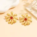 Boucles d'oreilles fleuries élégantes pour femmes avec finition dorée et pierre rouge. - Boucles d'Oreilles (E01260) / Agate Rouge (E01260)