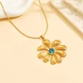 Squisita collana con ciondolo a fiore in acciaio inossidabile placcato oro 18K con pietra. - Collana (D00042) / Conchiglia di Abulone (D00042)