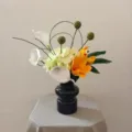 Bouquet de fleurs artificielles de luxe créatif dans un vase noir décoration de table de mariage - Bouquet + Vase 1