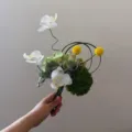Variété moderne de bouquet de fleurs d'orchidée artificielle, style de décor en soie. - Bouquet Seul
