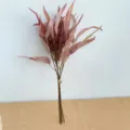 Bouquet d'eucalyptus artificiel avec baies, plante fausse à 5 branches pour déco maison et mariage. - Hauteur 45cm / Rouge fer