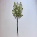 Rama de planta verde artificial en detalle para decoración del hogar y arreglos florales. - Hojas de Eucalipto (3 Tallos)