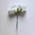 Rosas artificiales blancas de seda con tallos verdes para arreglos florales y decoración. - Rosa Blanca (2 Tallos)