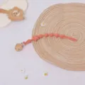 Silikon Schnullerhalter für Babys mit Sternperlen, rosa Variante, sichere Beißkette. - Holzklemme / Ziegelrot