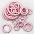 Anneaux en bois rose pour accessoires de bijoux DIY, cercles en bois de tailles variees. - Diamètre Extérieur 35mm Épaisseur 6mm / Rose