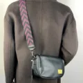 Borsa a tracolla casual per uomo e donna, con elegante tracolla larga e design compatto. - Nero 45
