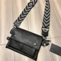Borsa a tracolla nera da uomo, elegante borsello in stile giapponese con larga cinghia chevron. - Stile 61 / Nero