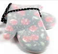Silikon Hitzebestaendige Ofenhandschuhe mit suessem Kirschmuster und schwarzem Polka Dot Saum. - Zufällige Farbe / YH211 Transparente Kleine Baumwollhandschuhe