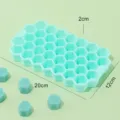Silikon Waben Eiswürfelbereiter Detailansicht mit Maßen 20cm Länge 12cm Breite 2cm Höhe. - Hellgrün